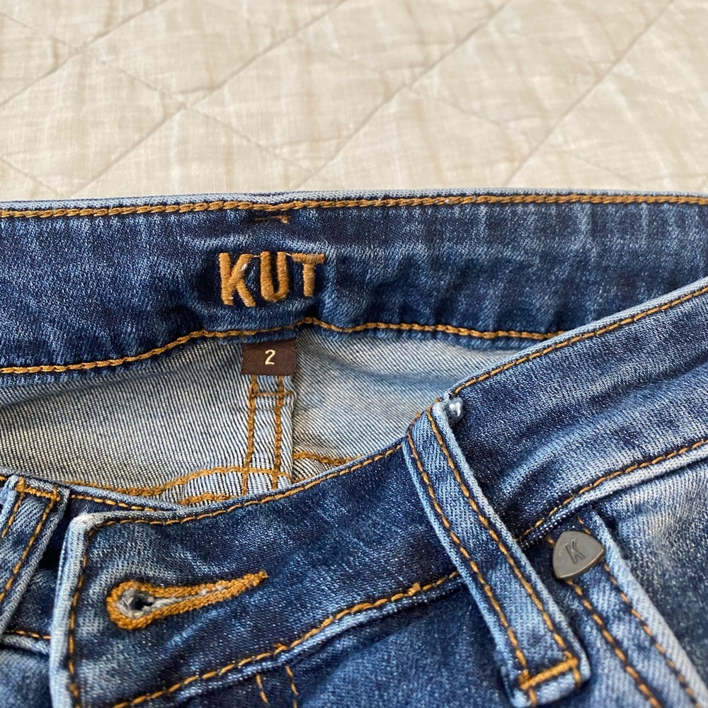 Kut From The Kloth capri jeans.